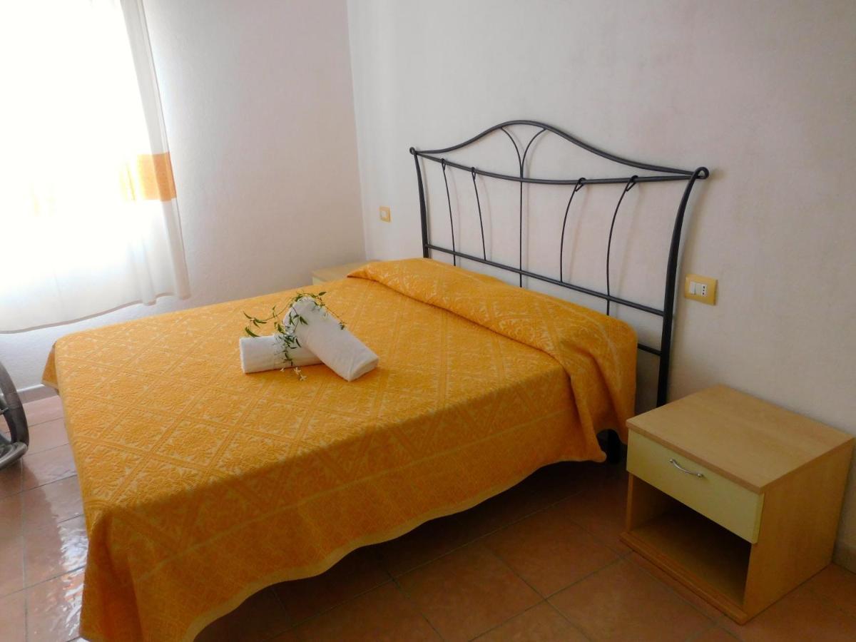 Residence La Pineta Budoni Bagian luar foto