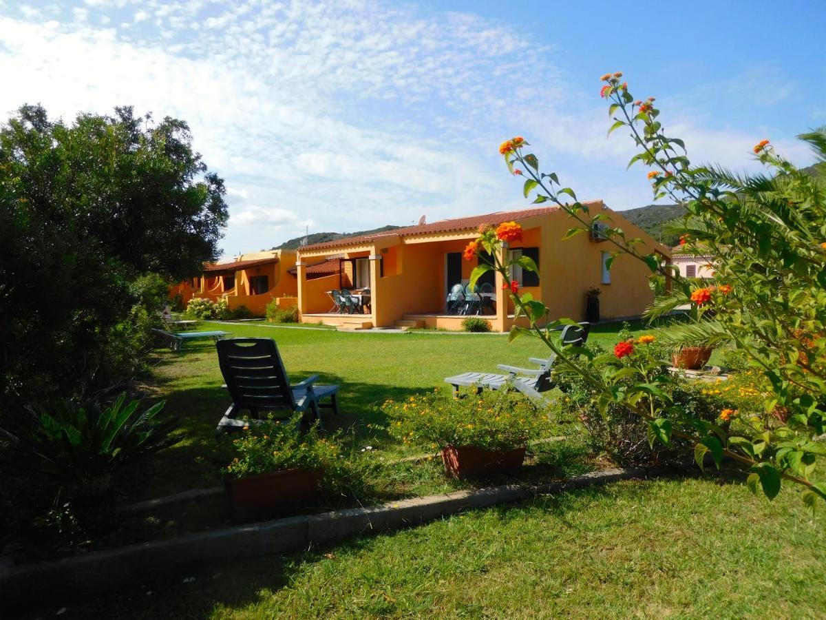 Residence La Pineta Budoni Bagian luar foto
