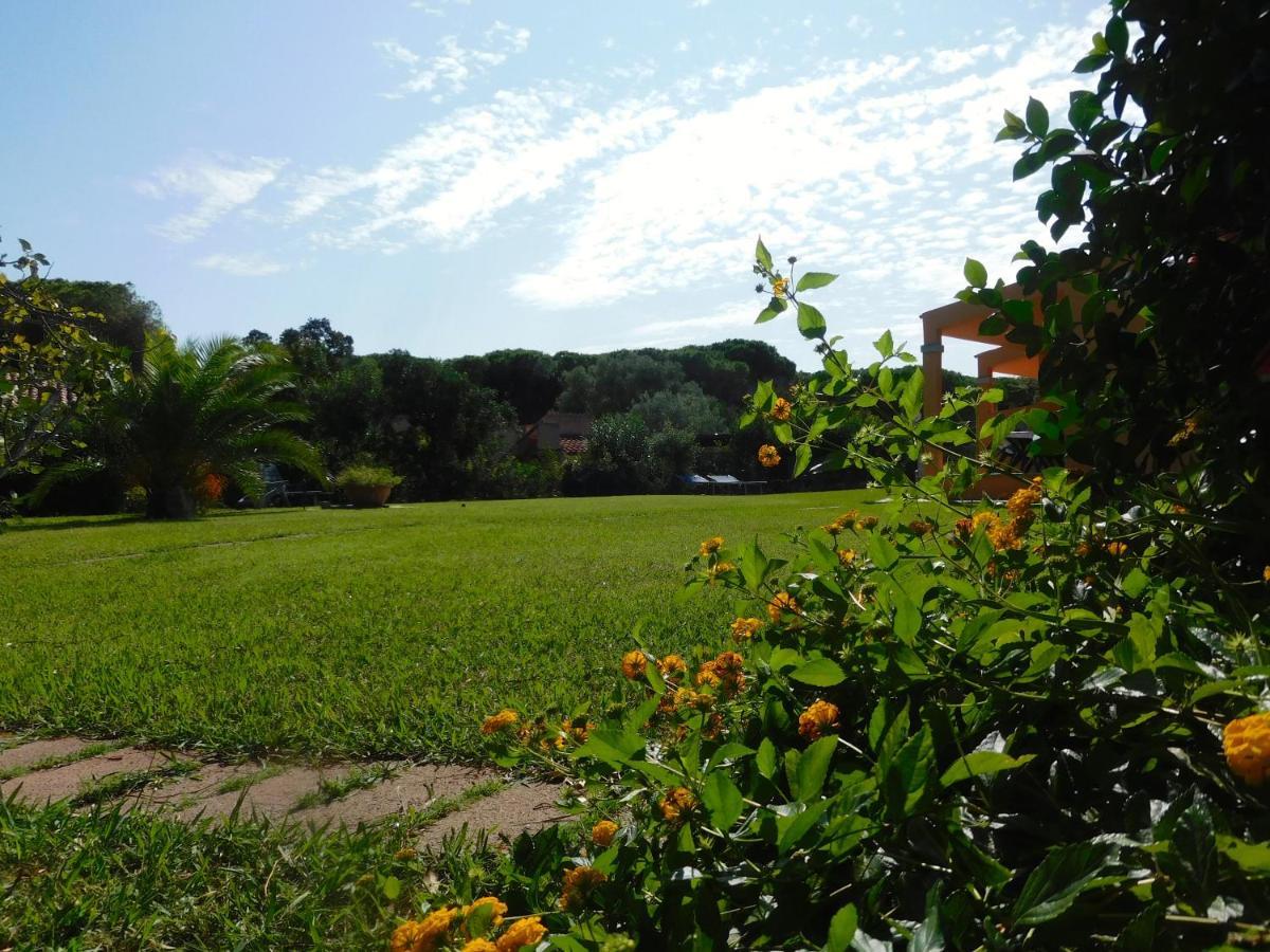 Residence La Pineta Budoni Bagian luar foto